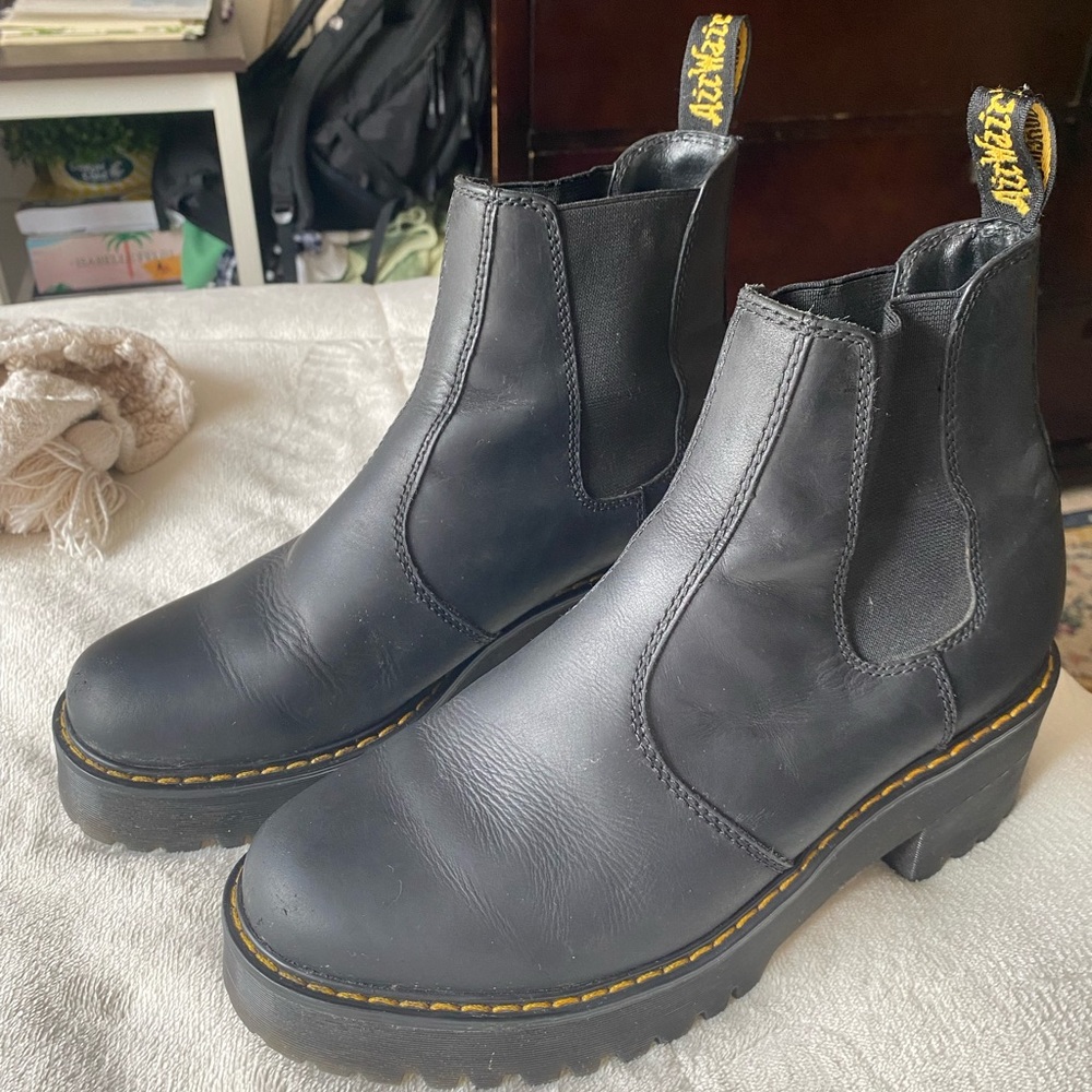 Rometty Wyoming Leather Platform Chelsea Boots